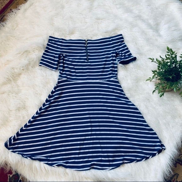 WHITE HOUSE BLACK MARKET Off the Shoulder Weekender Dress - Picture 7 of 12